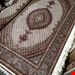  اندازه جفت 6 متری 40 رج با پشم مرینوس پرویزیان (7لا) طرح گل 50 رج تک گره ترکی (تضمینی) رنگ متن کرم، حاشیه افسری و ترنج پیازی 13 متن رنگی 28 رنگ پشم و 3 رنگ ابریشم جدیدترین نقشه ماهی کمال الملک خوی رنگرزی شده توسط دستگاه اشلاپ فورس با پودر صیبای آلمانی تضمین کیفیت بافت همراه با قید در فاکتور            