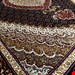 اندازه قالیچه 3 متری 40 رج با پشم مرینوس پرویزیان (7لا) طرح گل 50 رج تک گره ترکی (تضمینی) رنگ متن سرمه ای، حاشیه سرمه ای و ترنج شرابی11 متن رنگی 28 رنگ پشم و 3 رنگ ابریشم جدیدترین نقشه ماهی کمال الملک خوی رنگرزی شده توسط دستگاه اشلاپ فورس با پودر صیبای آلمانی تضمین کیفیت بافت همراه با قید در فاکتور    