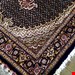  اندازه جفت کناره 3  متری 40 رج با پشم مرینوس پرویزیان (7لا) طرح گل 50 رج تک گره ترکی (تضمینی) رنگ متن و حاشیه سرمه ای و ترنج پیازی 9 متن رنگی 28 رنگ پشم و 3 رنگ ابریشم جدیدترین نقشه ماهی کمال الملک خوی رنگرزی شده توسط دستگاه اشلاپ فورس با پودر صیبای آلمانی تضمین کیفیت بافت همراه با قید در فاکتور        