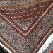  اندازه جفت 12 متری 40 رج با پشم مرینوس پرویزیان (7لا) طرح گل 50 رج تک گره ترکی (تضمینی) رنگ متن کرم، حاشیه افسری و ترنج پیازی 17 متن رنگی 28 رنگ پشم و 3 رنگ ابریشم جدیدترین نقشه ماهی کمال الملک خوی رنگرزی شده توسط دستگاه اشلاپ فورس با پودر صیبای آلمانی تضمین کیفیت بافت همراه با قید در فاکتور    