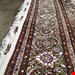  اندازه جفت 6 متری 40 رج با پشم مرینوس پرویزیان (7لا) طرح گل 50 رج تک گره ترکی (تضمینی) رنگ متن کرم، حاشیه افسری و ترنج پیازی 13 متن رنگی 28 رنگ پشم و 3 رنگ ابریشم جدیدترین نقشه ماهی کمال الملک خوی رنگرزی شده توسط دستگاه اشلاپ فورس با پودر صیبای آلمانی تضمین کیفیت بافت همراه با قید در فاکتور              