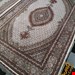  اندازه جفت 6 متری 40 رج با پشم مرینوس پرویزیان (7لا) طرح گل 50 رج تک گره ترکی (تضمینی) رنگ متن کرم، حاشیه افسری و ترنج پیازی 13 متن رنگی 28 رنگ پشم و 3 رنگ ابریشم جدیدترین نقشه ماهی کمال الملک خوی رنگرزی شده توسط دستگاه اشلاپ فورس با پودر صیبای آلمانی تضمین کیفیت بافت همراه با قید در فاکتور          