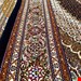  اندازه قالیچه 3 متری 40 رج با پشم مرینوس پرویزیان (7لا) طرح گل 50 رج تک گره ترکی (تضمینی) رنگ متن سرمه ای، حاشیه افسری و ترنج پیازی 11 متن رنگی 28 رنگ پشم و 3 رنگ ابریشم جدیدترین نقشه ماهی کمال الملک خوی رنگرزی شده توسط دستگاه اشلاپ فورس با پودر صیبای آلمانی تضمین کیفیت بافت همراه با قید در فاکتور                         