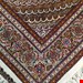  اندازه قالیچه 3 متری 40 رج با پشم مرینوس پرویزیان (7لا) طرح گل 50 رج تک گره ترکی (تضمینی) رنگ متن کرم، حاشیه افسری و ترنج پیازی 11 متن رنگی 28 رنگ پشم و 3 رنگ ابریشم جدیدترین نقشه ماهی کمال الملک خوی رنگرزی شده توسط دستگاه اشلاپ فورس با پودر صیبای آلمانی تضمین کیفیت بافت همراه با قید در فاکتور             