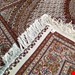  اندازه قالیچه 3 متری 40 رج با پشم مرینوس پرویزیان (7لا) طرح گل 50 رج تک گره ترکی (تضمینی) رنگ متن کرم، حاشیه افسری و ترنج پیازی 11 متن رنگی 28 رنگ پشم و 3 رنگ ابریشم جدیدترین نقشه ماهی کمال الملک خوی رنگرزی شده توسط دستگاه اشلاپ فورس با پودر صیبای آلمانی تضمین کیفیت بافت همراه با قید در فاکتور            