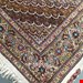  اندازه جفت قالیچه 3 متری 40 رج با پشم مرینوس پرویزیان (7لا) طرح گل 50 رج تک گره ترکی (تضمینی) رنگ متن  کرم، حاشیه افسری و ترنج پیازی 11 متن رنگی 28 رنگ پشم و 3 رنگ ابریشم جدیدترین نقشه ماهی کمال الملک خوی رنگرزی شده توسط دستگاه اشلاپ فورس با پودر صیبای آلمانی تضمین کیفیت بافت همراه با قید در فاکتور                        