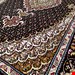  اندازه 1.5 متری 40 رج با پشم مرینوس پرویزیان (7لا) طرح گل 50 رج تک گره ترکی (تضمینی) رنگ متن سرمه ای، حاشیه سرمه ای و ترنج پیازی 9 متن رنگی 28 رنگ پشم و 3 رنگ ابریشم جدیدترین نقشه ماهی کمال الملک خوی رنگرزی شده توسط دستگاه اشلاپ فورس با پودر صیبای آلمانی تضمین کیفیت بافت همراه با قید در فاکتور                      
