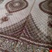  اندازه جفت 9 متری 40 رج با پشم مرینوس پرویزیان (7لا) طرح گل 50 رج تک گره ترکی (تضمینی) رنگ متن  کرم، حاشیه افسری و ترنج پیازی 17 متن رنگی 28 رنگ پشم و 3 رنگ ابریشم جدیدترین نقشه ماهی کمال الملک خوی رنگرزی شده توسط دستگاه اشلاپ فورس با پودر صیبای آلمانی تضمین کیفیت بافت همراه با قید در فاکتو                   