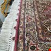  اندازه پادری 0.5 متری 50 رج با پشم مرینوس پرویزیان (4لا)  تک گره ترکی (تضمینی) رنگ متن  پیازی، حاشیه افسری و ترنج پیازی 5 متن رنگی 28 رنگ پشم و 3 رنگ ابریشم جدیدترین نقشه ماهی کمال الملک خوی رنگرزی شده توسط دستگاه اشلاپ فورس با پودر صیبای آلمانی تضمین کیفیت بافت همراه با قید در فاکتور                          