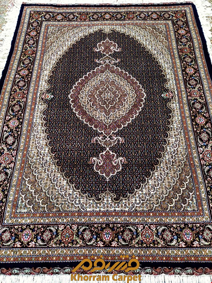فرش دستباف ماهی خوی قالیچه 3 متری سرمه ای پرویزیان کد 248