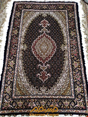 فرش دستباف ماهی خوی ذرع و نیم 1.5 متری سرمه ای پرویزیان کد 254