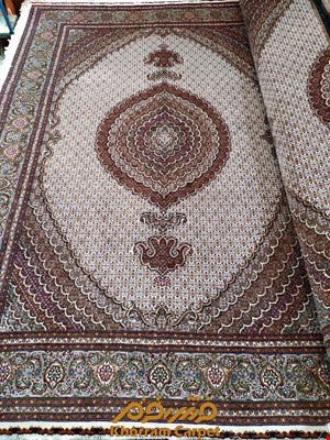 فرش دستباف ماهی خوی جفت 9 متری کرم پرویزیان کد 260