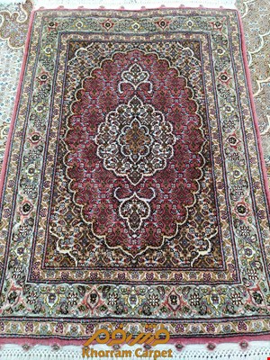 فرش دستباف ماهی خوی پادری 0.5 متری 50 رج پیازی پرویزیان کد 266